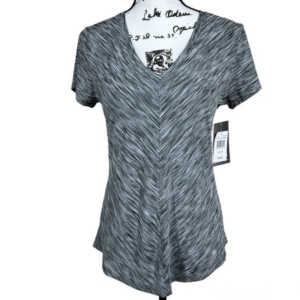 Bally Total Fitness gray top women active top gray short sleeve size M gym yoga